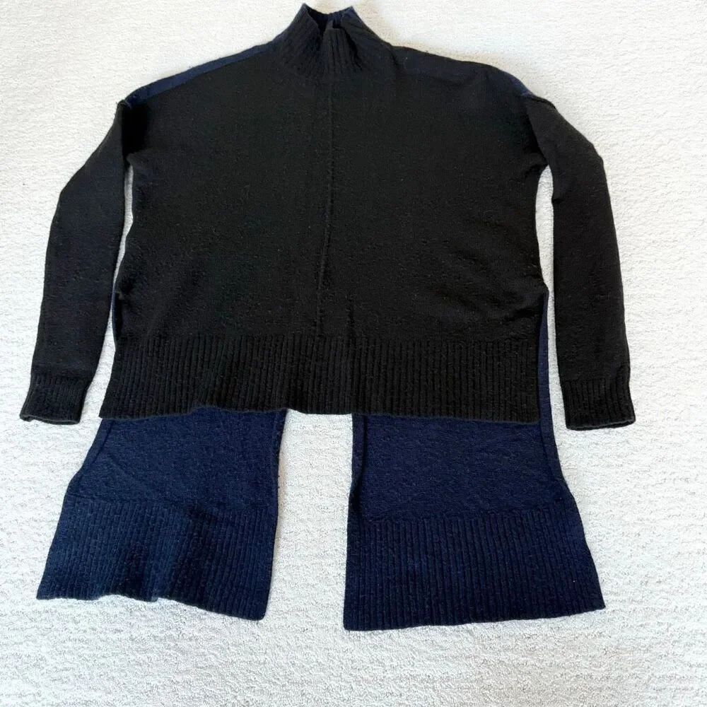 BCBGMAXAZRIA Wool Blend Color Block Asymmetrical Hem Crew Neck Sweater Navy Blue